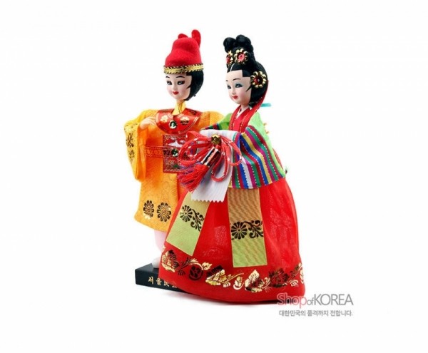 작은 한복 인형들-왕과비[익선관] - 한국의 전통의복을 재현한 한복인형