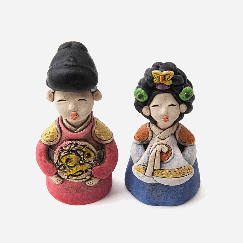 황토인형-작은 왕과왕비 - 황토로 구워내 채색한,도자기 기법의 작은 전통인형