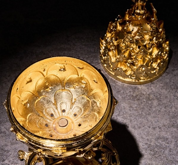 국가무형문화재 장인의 백제금동대향로1/2 - 국보 제287호 백제 금동대향로 (百濟 金銅大香爐)1/2로 축소한 완벽한 문화재재현품 입니다.